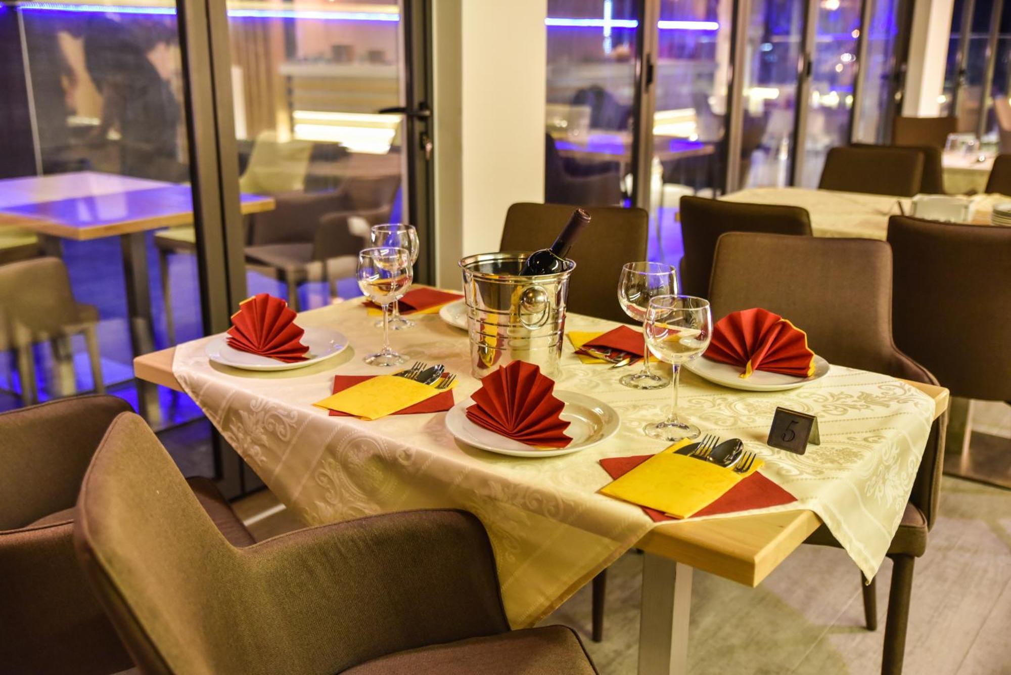 Hotel Evropa Ulcinj Exteriér fotografie